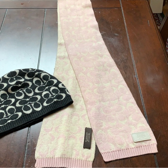 Coach Sweater Beanie & Scarf- authentic - Picture 1 of 5